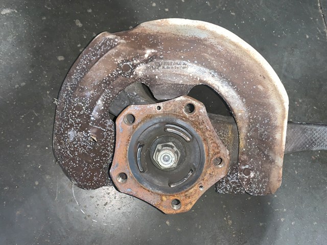 2012 Porsche Panamera Front RH Passenger Spindle Knuckle Hub OEM 97034115804