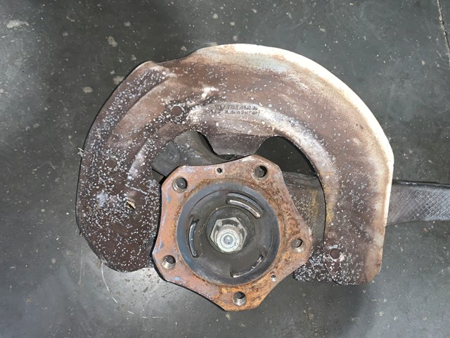 2012 Porsche Panamera Front RH Passenger Spindle Knuckle Hub OEM 97034115804
