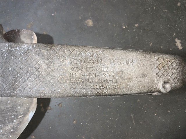 2012 Porsche Panamera Front RH Passenger Spindle Knuckle Hub OEM 97034115804