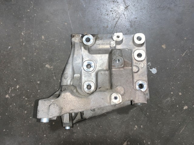 2012 Porsche Panamera RH Motor Engine Mount Bracket OEM 94810222522