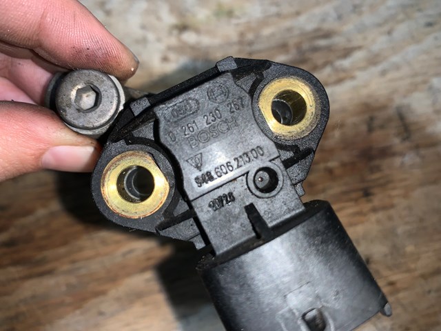 2012 Porsche Panamera 4.8L Oil Pressure Sensor OEM 94860621300