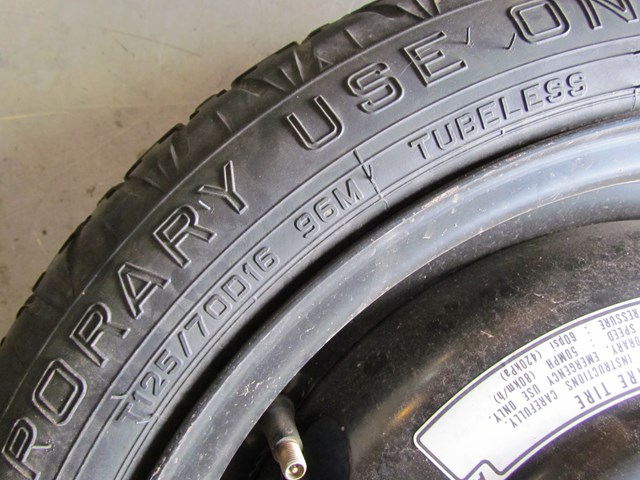 2004 Acura RSX Dunlop Spare Tire T125/70D16