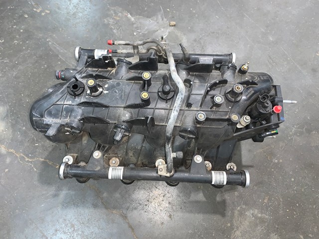 2005 Chevy Silverado 2500 HD 6.0L Intake Manifold W/ Fuel Rail OEM 25344062