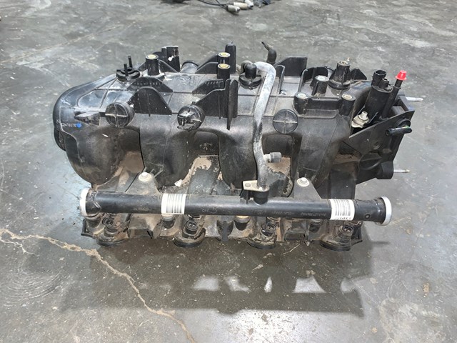2005 Chevy Silverado 2500 HD 6.0L Intake Manifold W/ Fuel Rail OEM 25344062