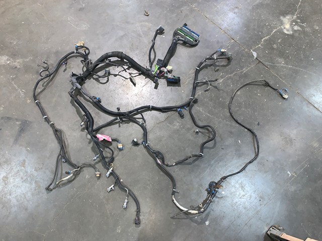 2005 Chevy Silverado 2500 6.0L Engine Wire Harness OEM (Read Description)