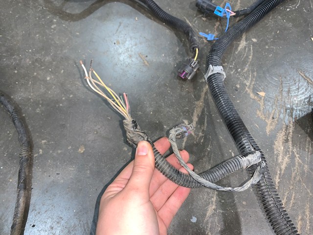 2005 Chevy Silverado 2500 6.0L Engine Wire Harness OEM (Read Description)
