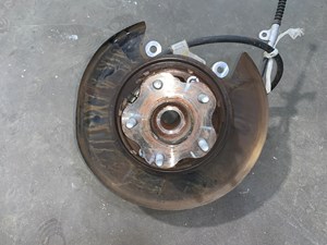 2006 Nissan 350z Rear RH Passenger Spindle OEM R8019