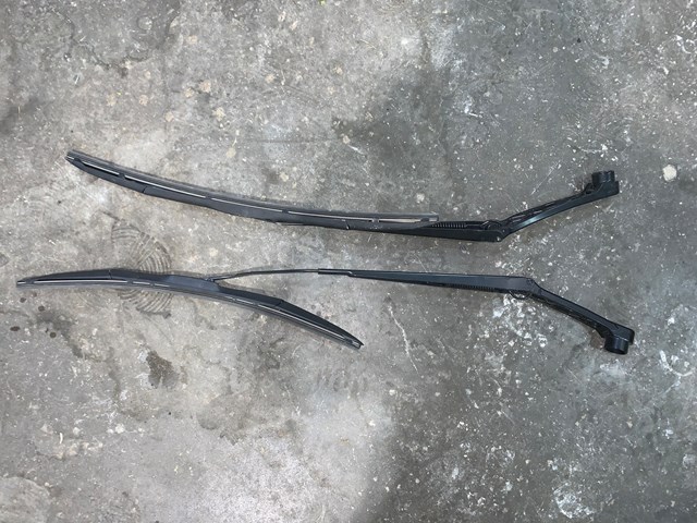 2023 Toyota GR86 LH RH Windshield Wiper Arms W/ Wipers OEM PAIR