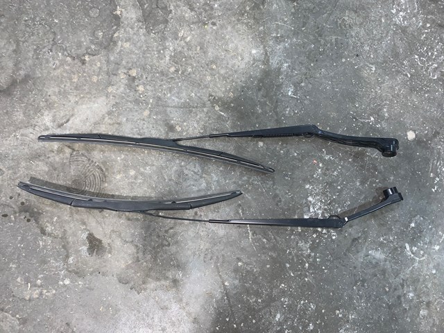 2023 Toyota GR86 LH RH Windshield Wiper Arms W/ Wipers OEM PAIR