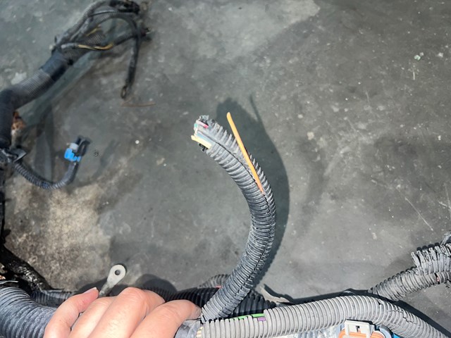 2004 Chevy Silverado 2500 HD 6.0L Engine Wire Harness OEM (FOR PARTS)