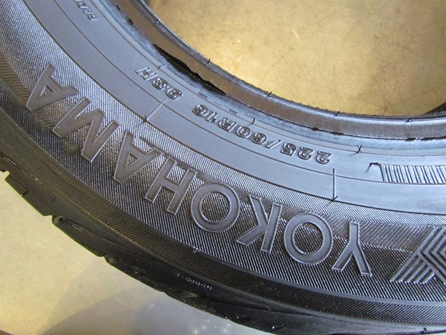 yokohama avid envigor 225/60R16 9/32