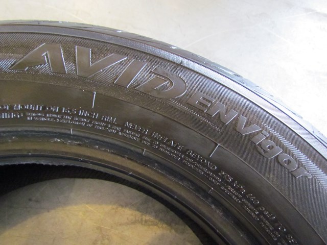 yokohama avid envigor 225/60R16 9/32