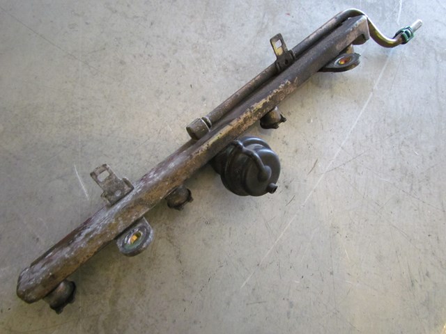 2004 Acura RSX Type S Fuel Rail