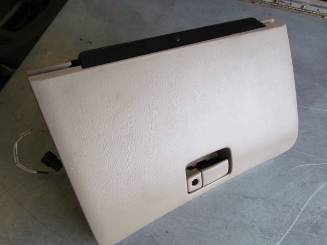 2003 Subaru Legacy Outback Glove Box