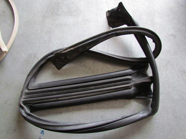 2003 Subaru Legacy Outback RH Passenger Upper Door Trims