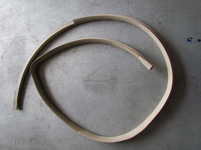 2003 Subaru Legacy Outback Front RH Passenger Headliner Seal