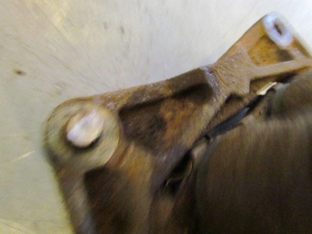 2003 Subaru Legacy Outback Front LH Drivers Caliper Bolt Siezed See Pics