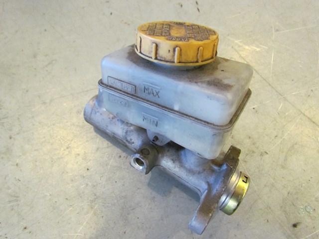 2003 Subaru Legacy Brake Master Cylinder With Reservoir