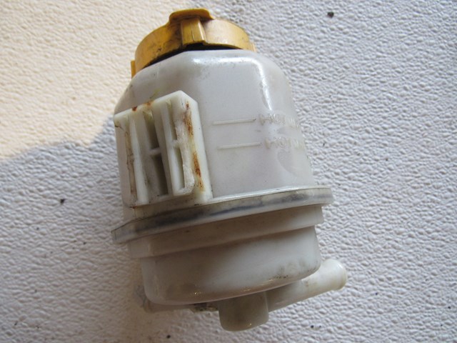 2003 Subaru Legacy Outback Power Steering Reservoir