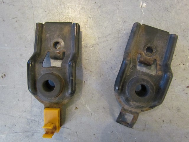 2003 Subaru Legacy Outback Radiator Upper Brackets