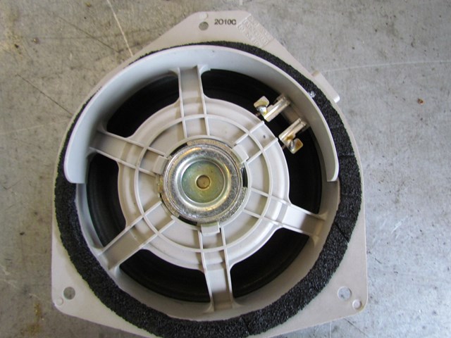 2003 Subaru Forester Front RH Passenger Door Speaker 86301 SA000