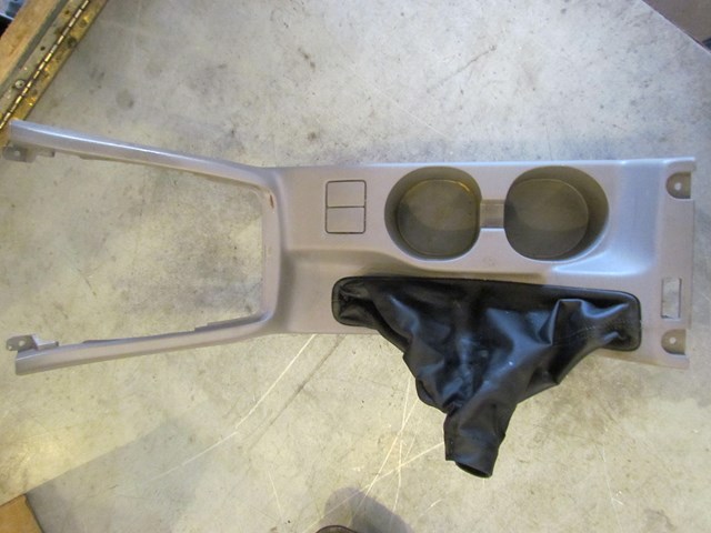 2003 Subaru Forester Center Console Assembly See Pictures