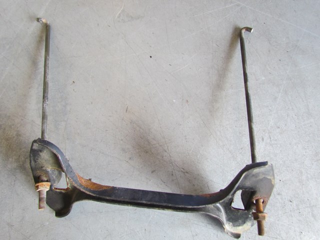 2003 Subaru Forester Battery Tray 82122AA011