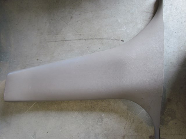 2003 Subaru forester LH Drivers Lower B Pillar Trim 94022 SA010