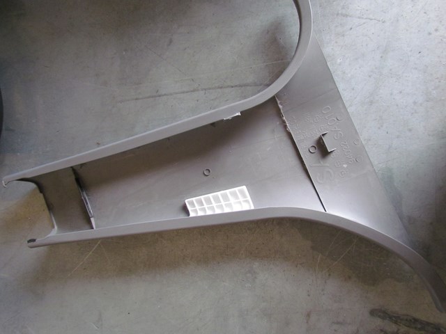 2003 Subaru forester LH Drivers Lower B Pillar Trim 94022 SA010