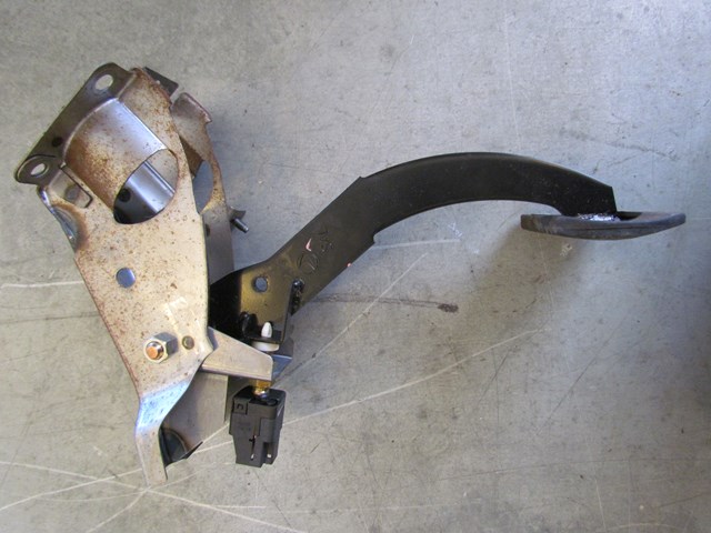 2003 Subaru Forester Brake Pedal Assy
