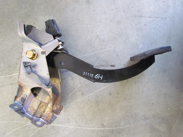 2003 Subaru Forester Brake Pedal Assy