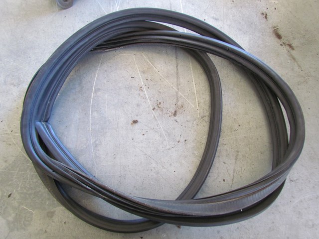 2003 Subaru Forester Rear LH Drivers Door Seal On Body