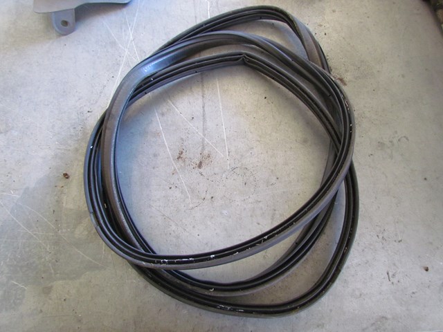 2003 Subaru Forester Rear LH Drivers Door Seal On Body