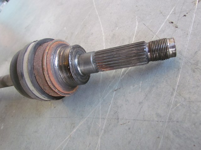 2003 Subaru Forester Rear RH Passenger AT Axle Shaft