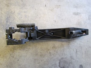 2006 Infiniti G35 Coupe RH Passenger xterior Door Handle Mount