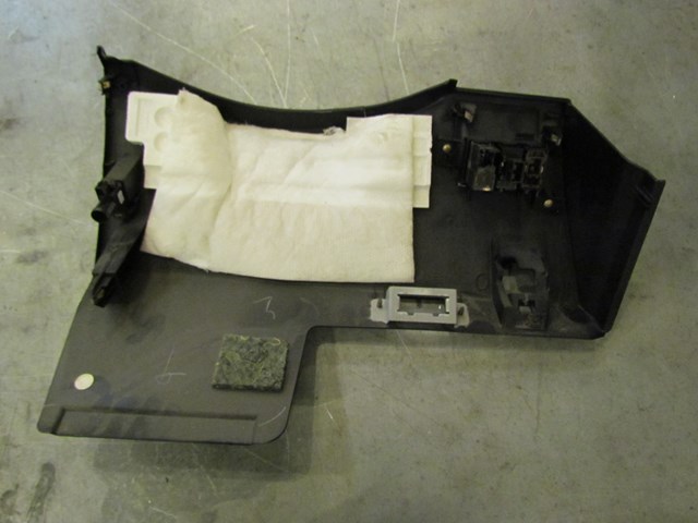 2006 Infiniti G35 Coupe Front LH Drivers Knee Bolster W Switches