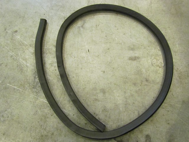 2006 Infiniti G35 Cabin To Trunk Seal