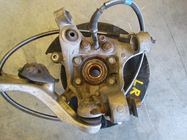 2006 Infiniti G35 Coupe Rear LH Drivers Spindle Assy With Lower Control Arm