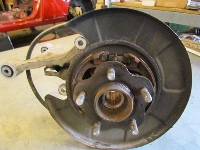 2006 Infiniti G35 Coupe Rear LH Drivers Spindle Assy With Lower Control Arm