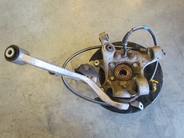 2006 Infiniti G35 Coupe Rear LH Drivers Spindle Assy With Lower Control Arm