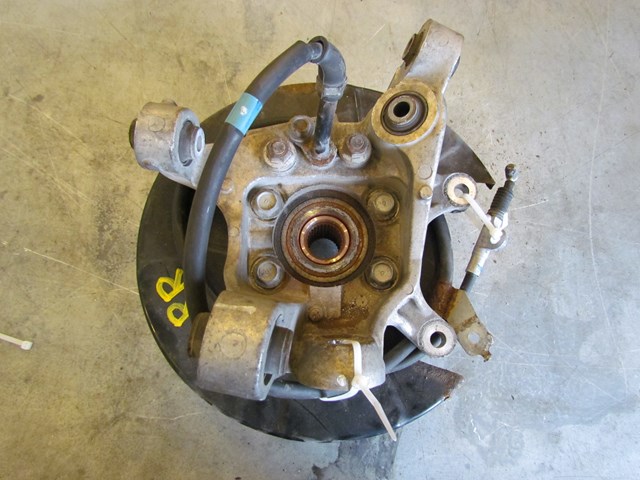 2006 Infiniti G35 Coupe Rear RH Passenger Spindle Assy