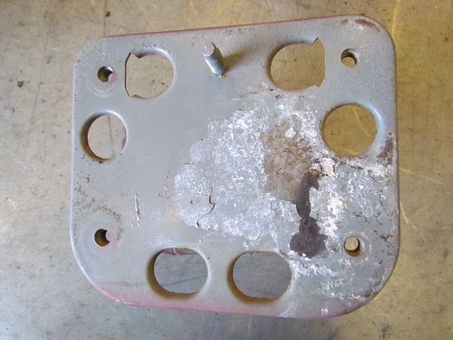 2006 Infiniti G35 Coupe Rear LH Drivers Bumper Reinforcement Mount