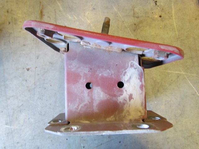 2006 Infiniti G35 Coupe Rear LH Drivers Bumper Reinforcement Mount