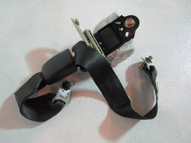 05 06  Infiniti G35 Coupe Rear LH Drivers Seat Belt and Buckle