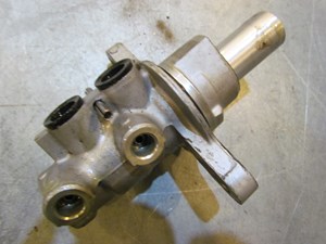 2006 Infiniti G35 Coupe Sport/Premium Brake Master Brake Cylinder 0204223183