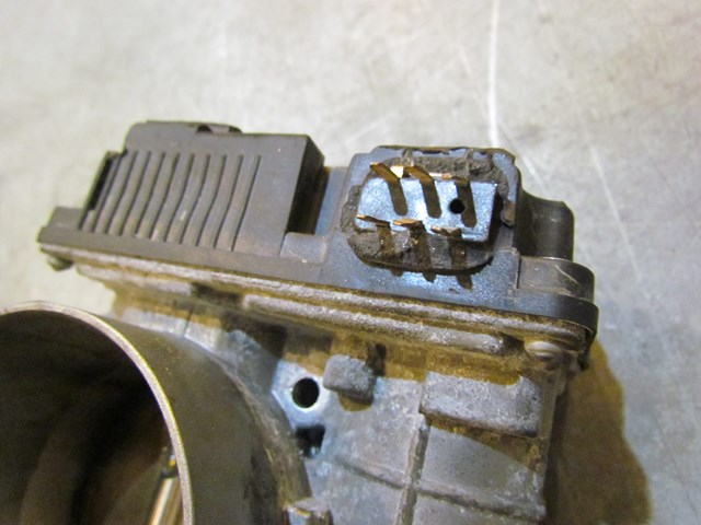 2006 Infiniti G35 Coupe Throttle Body FOR PARTS ONLY