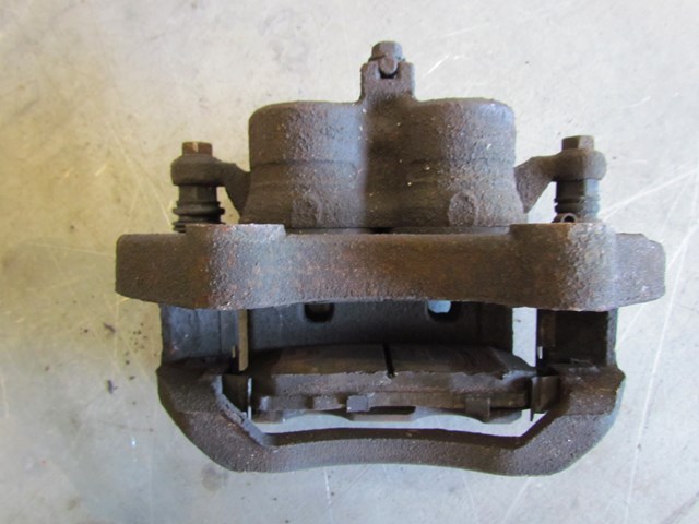 2006 Infiniti G35 Coupe Front RH Passenger Caliper