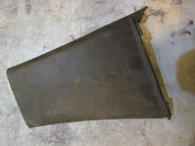 2003 Nissan 350Z RH Passenger Strut Trim Panel 93132 CD000