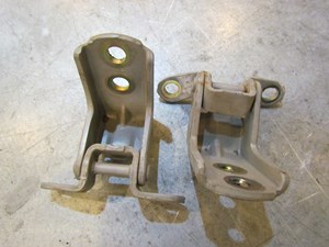 2007 Infiniti G35X Sedan AT Front RH Passenger Door Hinge Set