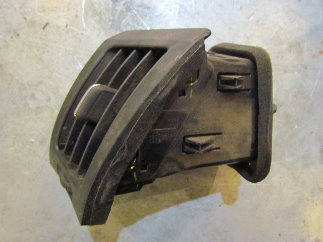 2007 Infiniti G35X Sedan Front LH Drivers Dash Vent